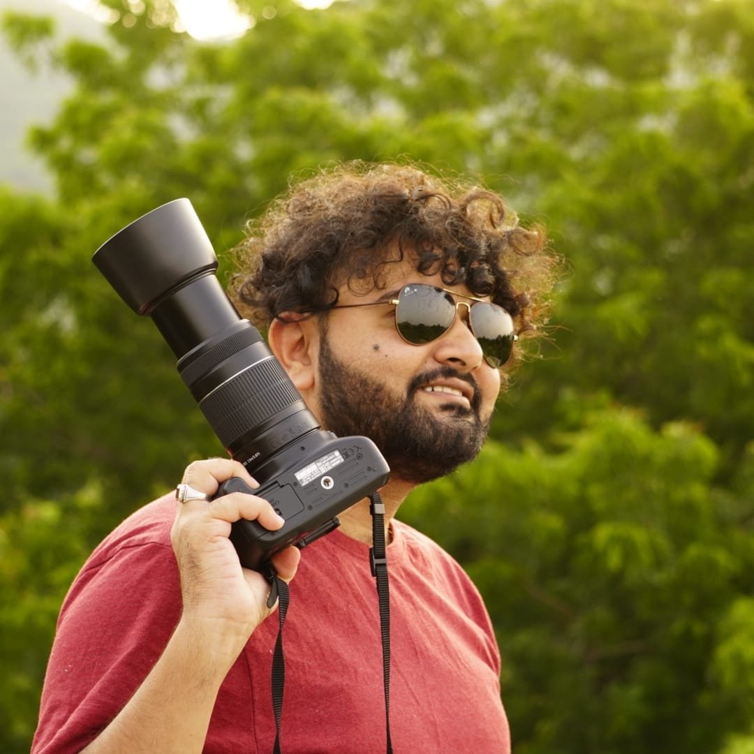 Kuldip Mehta photographing outdoors